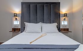 Antares Luxury Rooms 2